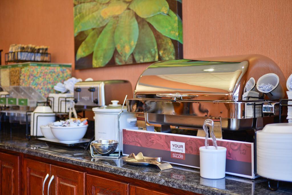 Comfort Inn & Suites Lumberton Central I-95 Екстер'єр фото